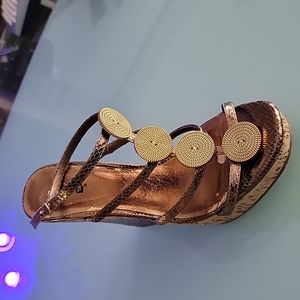 Diba. Bronze. button & cork wedges.